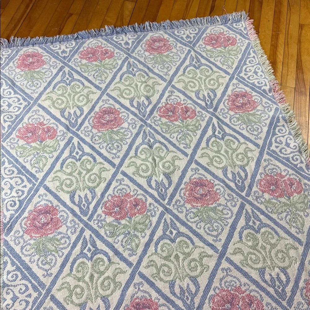 VINTAGE THROW BLANKET ROSES - Picture 4 of 4